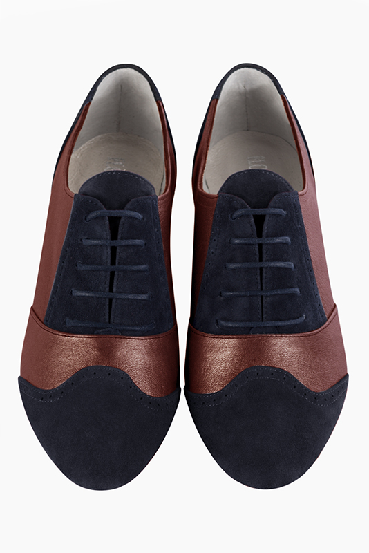 Navy blue and burgundy red women's fashion lace-up shoes. Round toe. Flat leather soles. Top view - Florence KOOIJMAN
